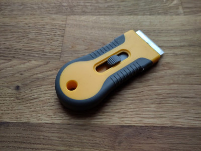 Ein Kochfeldschaber