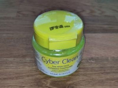 Eine Dose Reinigungsmasse Cyber Clean