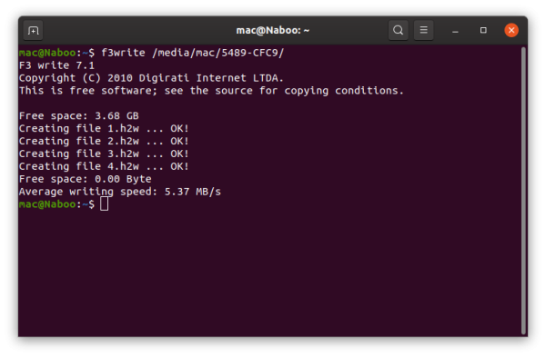 Screenshot eines Terminal-Fensters unter „Ubuntu“, welches die Ausgabe des Befehls „f3write“ beinhaltet. Die Informationen decken die Gesamtgröße des Mediums, die Namen der vier (erfolgreich) erstellten Dateien und die durchschnittliche Schreibgeschwindigkeit ab.